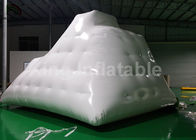 Brinquedo inflável da água do PVC da soldadura térmica comercial/iceberg de flutuação para o entretenimento